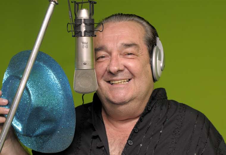El cantautor Aldo Peña sigue luchando por su vida