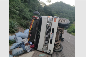 Vuelque de camión deja cinco heridos en Saipina