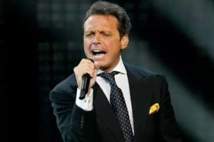 Ya empezó la devolución de dinero por compra de entradas del concierto cancelado de Luis Miguel en Bolivia