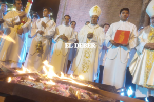 Semana Santa: fe y esperanza durante la Vigilia Pascual, a la espera de la resurrección de Jesús