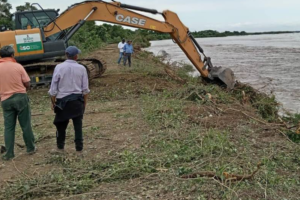En Montero Hoyos refuerzan diques de Río Grande para evitar inundaciones en comunidades