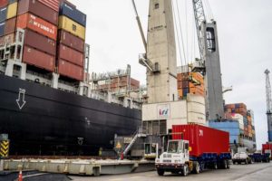 Chile habilita dos pasos fronterizos sin interrupciones para comercio boliviano