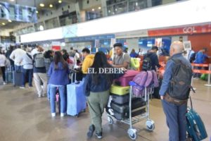 ¡Sin excusas! Habilitan punto censal en el aeropuerto Viru Viru