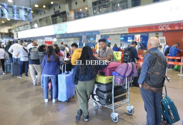¡Sin excusas! Habilitan punto censal en el aeropuerto Viru Viru
