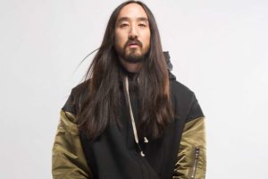 El reconocido Dj Steve Aoki estuvo en la llajta y dijo emocionado: «Estamos en la cima Chacobambo»