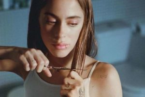 Tini regresa a Instagram con una foto que preocupa a sus fans