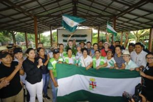 Con iza de banderas, asambleístas cruceños inician actos oficiales en Piso Firme