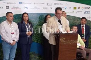 Gobernadores plantean nueve ejes para una nueva economía forestal