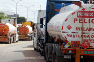 «Hay una desesperación total» entre los cisterneros varados en Paraguay