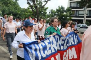 «Basta de persecución»: la Uagrm se moviliza en apoyo a sus líderes