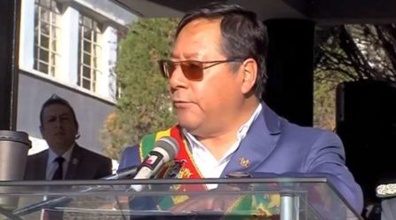 Arce acusa a un «país vecino» de «balcanizar» Bolivia, e insta a los cadetes del Colegio Militar a defender los recursos naturales