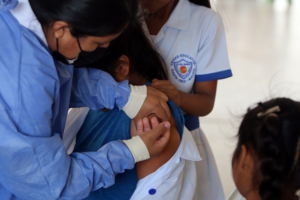 La DDE anuncia vacunación contra la influenza en las escuelas