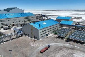 YLB revela que 18 piscinas de planta de carbonato de litio están inutilizables y tardarán en operar al 100% de su capacidad