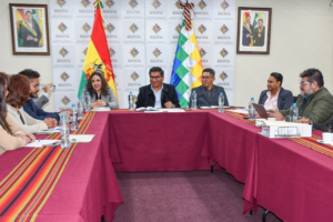 Gobierno se compromete a canalizar la entrega de dólares a farmacéuticas