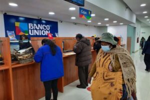 Comercio, bancos, hoteles, restaurantes y comunicaciones son los sectores que impulsan la recaudación impositiva, según el SIN