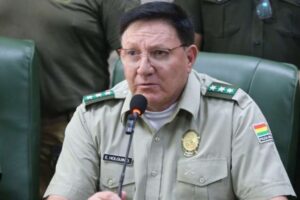Comandante de la Policía califica de ‘imaginativa’ la acusación de Evo de perseguirlo para matarlo