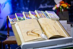 Gobernación cruceña muestra la riqueza arqueológica y cultural en la Feria del Libro