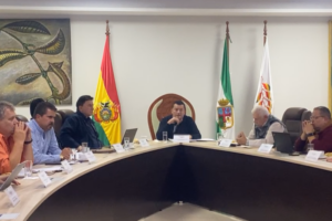 Alcalde cruceño afirma que los precios de las licitaciones ya no son atractivos, por la escasez de dólares en el país