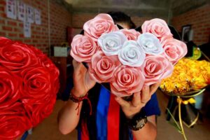 Flores guerreras, madres que enfrentan el reto diario para conseguir la libertad