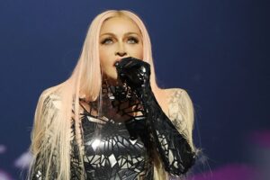 Fan de Madonna fue golpeado y despojado de sus pertenencias luego de un concierto en México