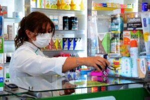 Voluntaria: «Los tratamientos contra el cáncer se atrasan o se cortan por falta de medicamentos, lo que complica los casos»