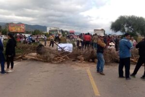 Tome sus previsiones: la ruta a los Valles cruceños está bloqueada