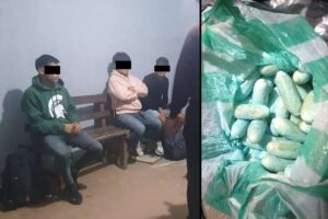 Caen tres jóvenes transportando en un bus narcocápsulas cubiertas con pasta dental