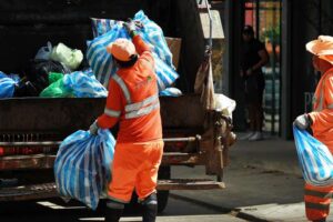 La recolección de basura en Santa Cruz se ve afectada por la escasez de combustible