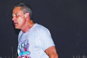 Ben Affleck aparece demacrado y discute con los paparazzi
