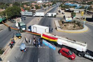 Arce recibirá a transportistas, pero denuncian que el presidente atenderá a dirigentes afines al MAS