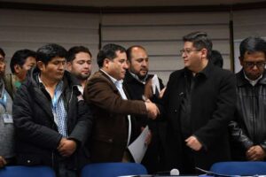 El transporte pesado mantiene emergencia, pero asegura que resolvió demanda impositiva