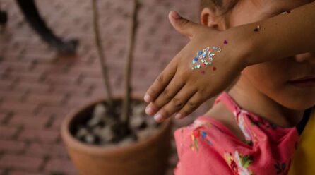 «Mamá, ¿cuándo voy a volver a salir libre?»: los niños que viven en Palmasola están creando nuevas memorias al otro lado del muro