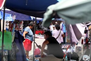 35.000 ambulantes copan las calles