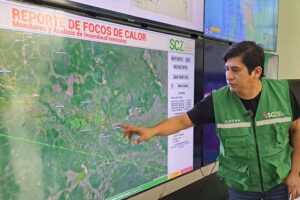 Combaten cinco incendios forestales en Santa Cruz