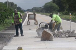 Reponen 25 losas con fisuras en el tramo Tundy-La Peña-Oro Negro, obra que no ha sido inaugurada