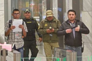 Falsos agentes bursátiles ofrecían jugosas inversiones desde una oficina VIP de Santa Cruz