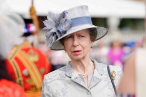 La princesa Ana de Inglaterra, hospitalizada «con heridas leves» tras un «incidente»