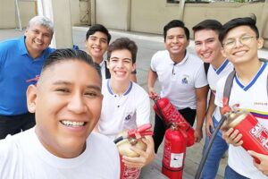 ¡Feliz Día, Profe! Conoce las historias de maestros comprometidos con la educación