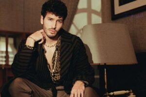 Sebastián Yatra debuta en el cine junto a Emma Roberts