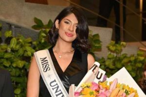 Sheynnis Palacios, la actual Miss Universo, fue recibida con danzas típicas, sombrero e saó y flores