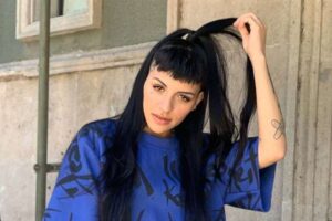 Cazzu reaparece con nuevo tatuaje y se hace tratamiento estético
