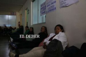 Trabajadores de la Maternidad mantienen la huelga de hambre
