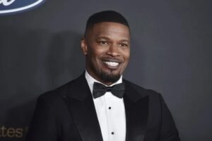Jamie Foxx regresa al trabajo tras hospitalización de emergencia