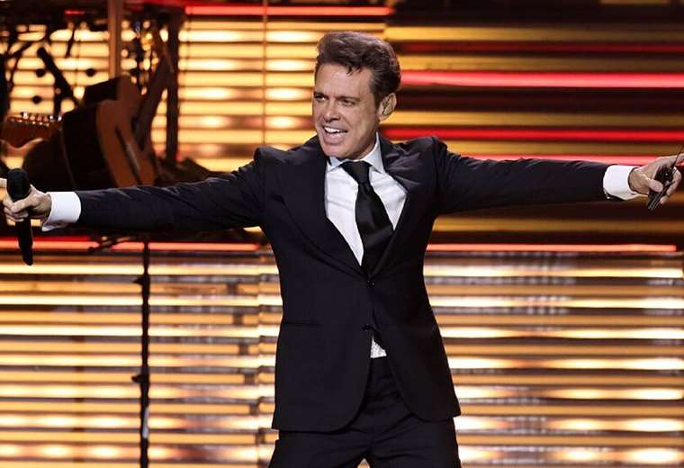 Luis Miguel no cantó una canción completa en España y sus fans lo criticaron