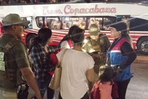 Hallan menores de edad intentando viajar sin la respectiva autorización