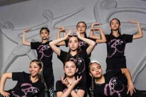 Siete bailarinas bolivianas compiten en el mundial de baile Hip Hop en Estados Unidos
