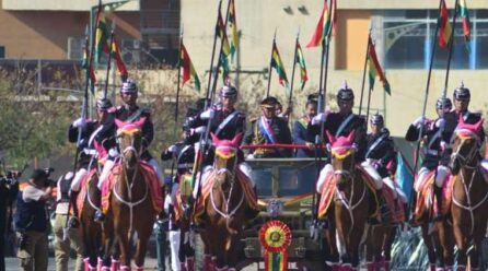 Las FFAA evocan hoy su 199 aniversario “con la moral baja” tras el asalto militar