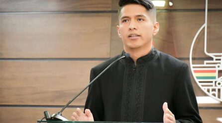Andrónico defiende a Evo, pide a Arce “reflexión, humildad” y que viabilice un diálogo abierto