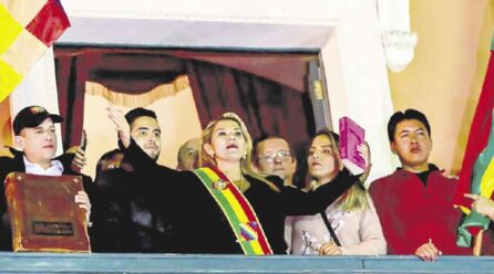 Abren juicio ordinario contra Añez, Camacho y Pumari y ven tres anomalías jurídicas