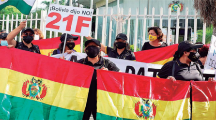 Expertos ven “ruina institucional” desde que Evo incumplió el 21F
